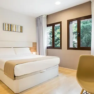 3* Hotel Ginosi Pedralbes