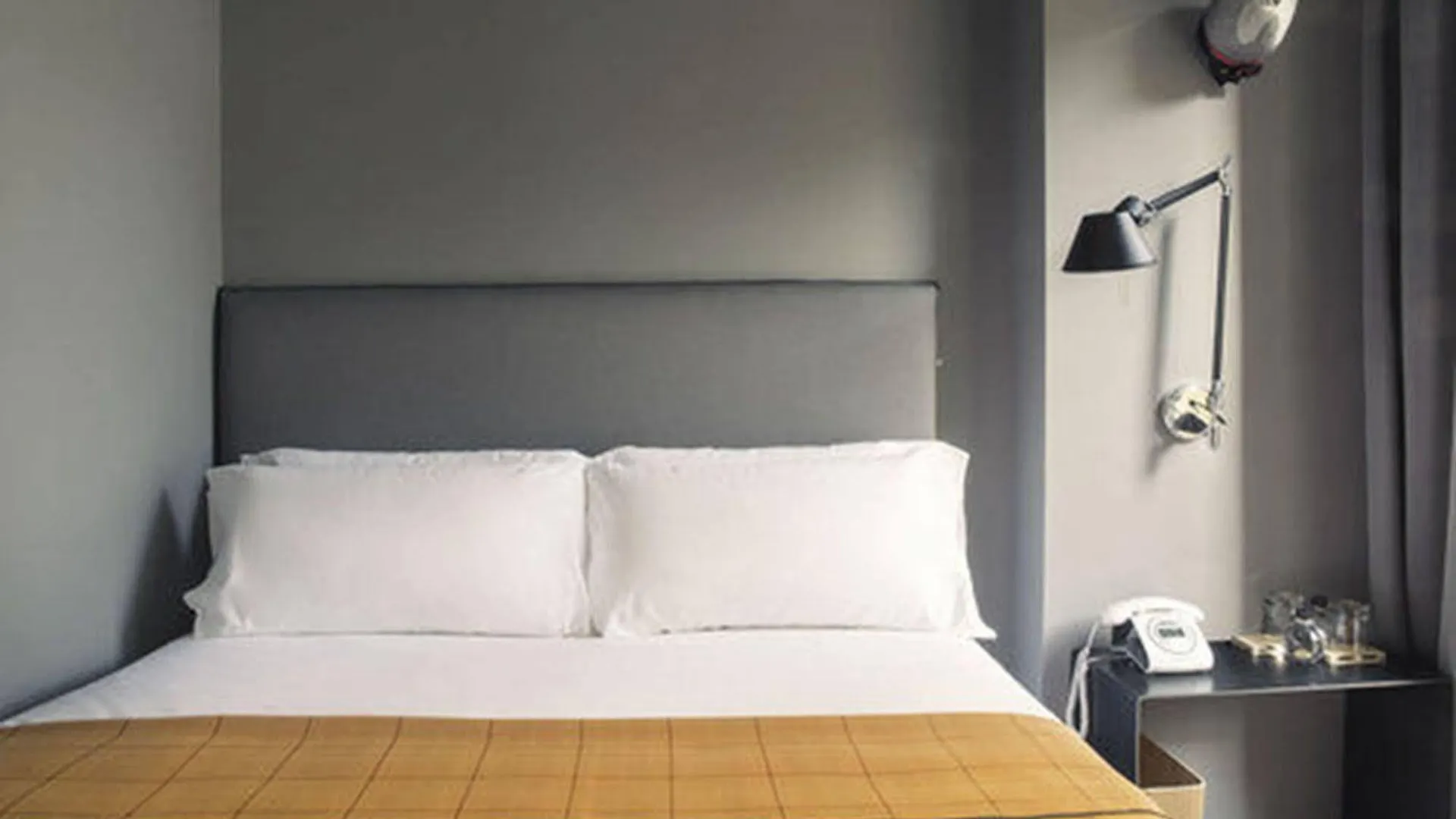 ***  Yurbban Trafalgar Hotel Barcelona España
